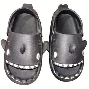 Kids Size 11/12 Black Shark Slippers Shoes Unisex Slip-On Sandals Slides Clogs
